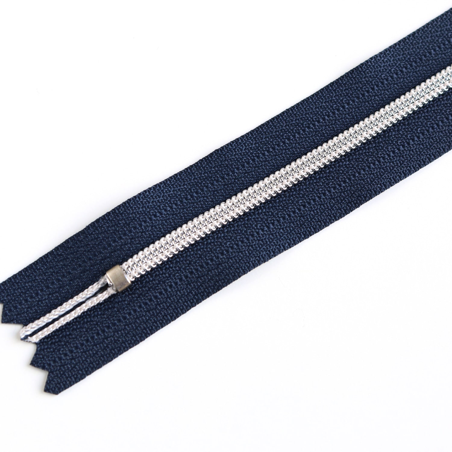 日本紐釦貿易 Y.K.K メタリオンファスナー 3C 20cm紺/シルバー 3本入 3CM20-3S (ご注文単位1束)【直送品】