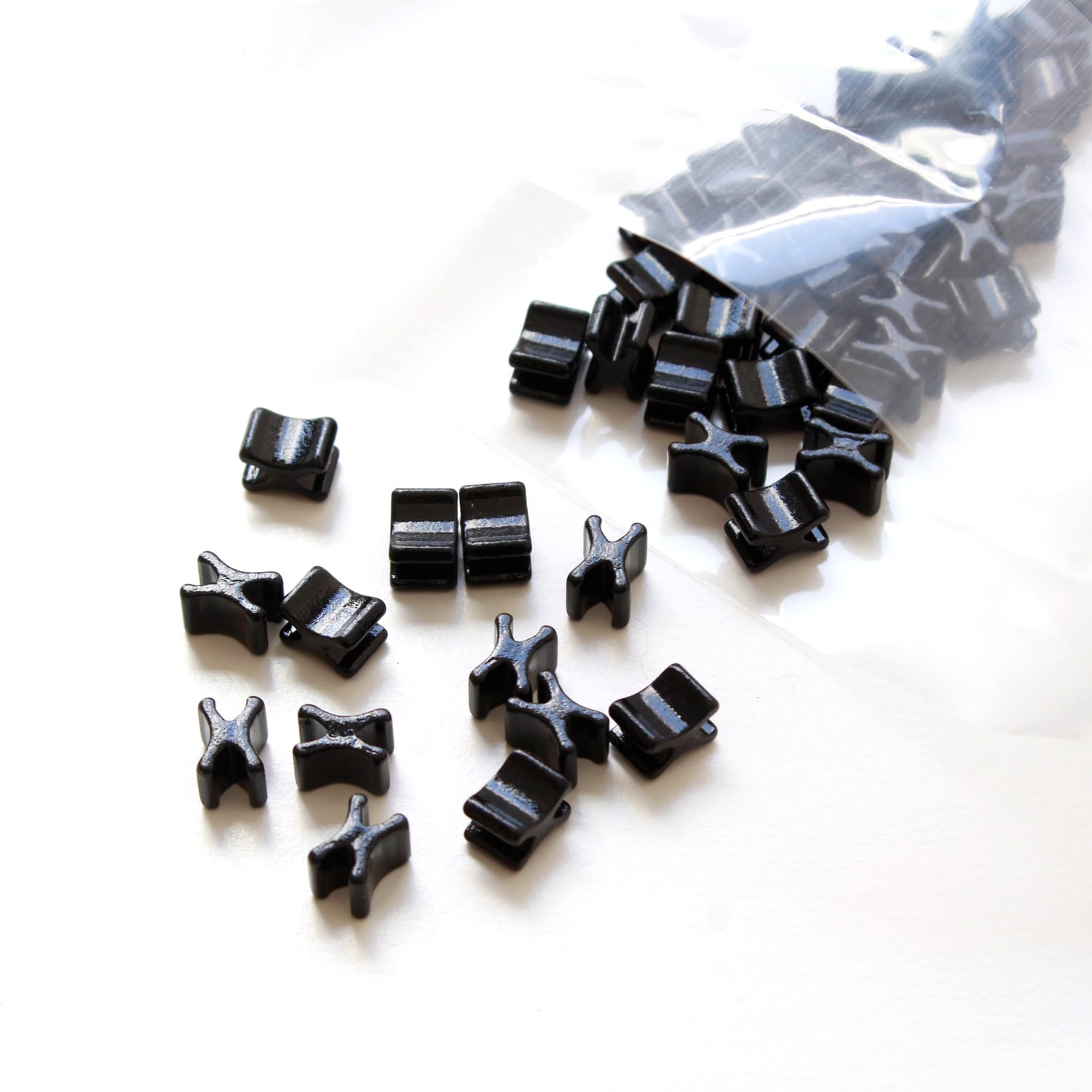 日本紐釦貿易 YKK 8VSファスナー用下止め 50個入り F2-235 （ご注文単位1束）【直送品】