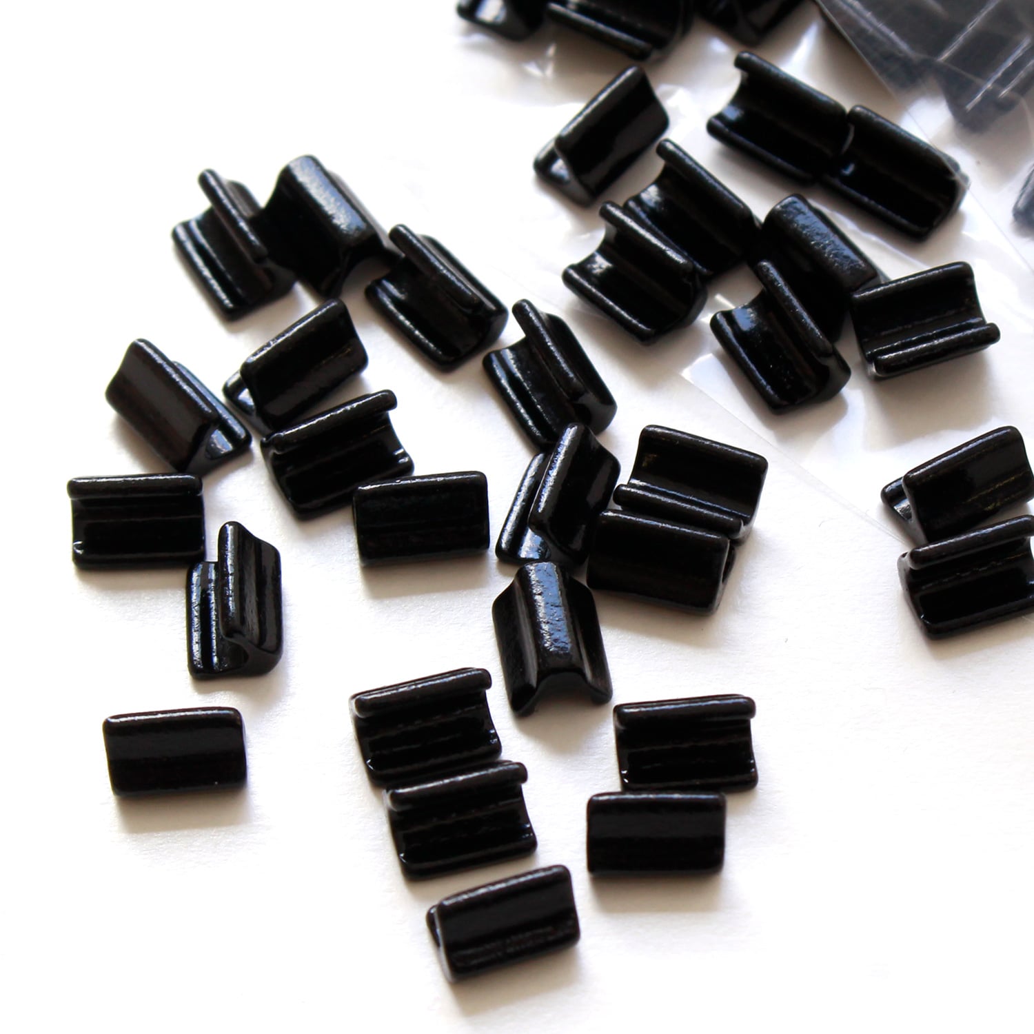 日本紐釦貿易 YKK 8VSファスナー用上止め 50個入り F2-234 (ご注文単位1束)【直送品】