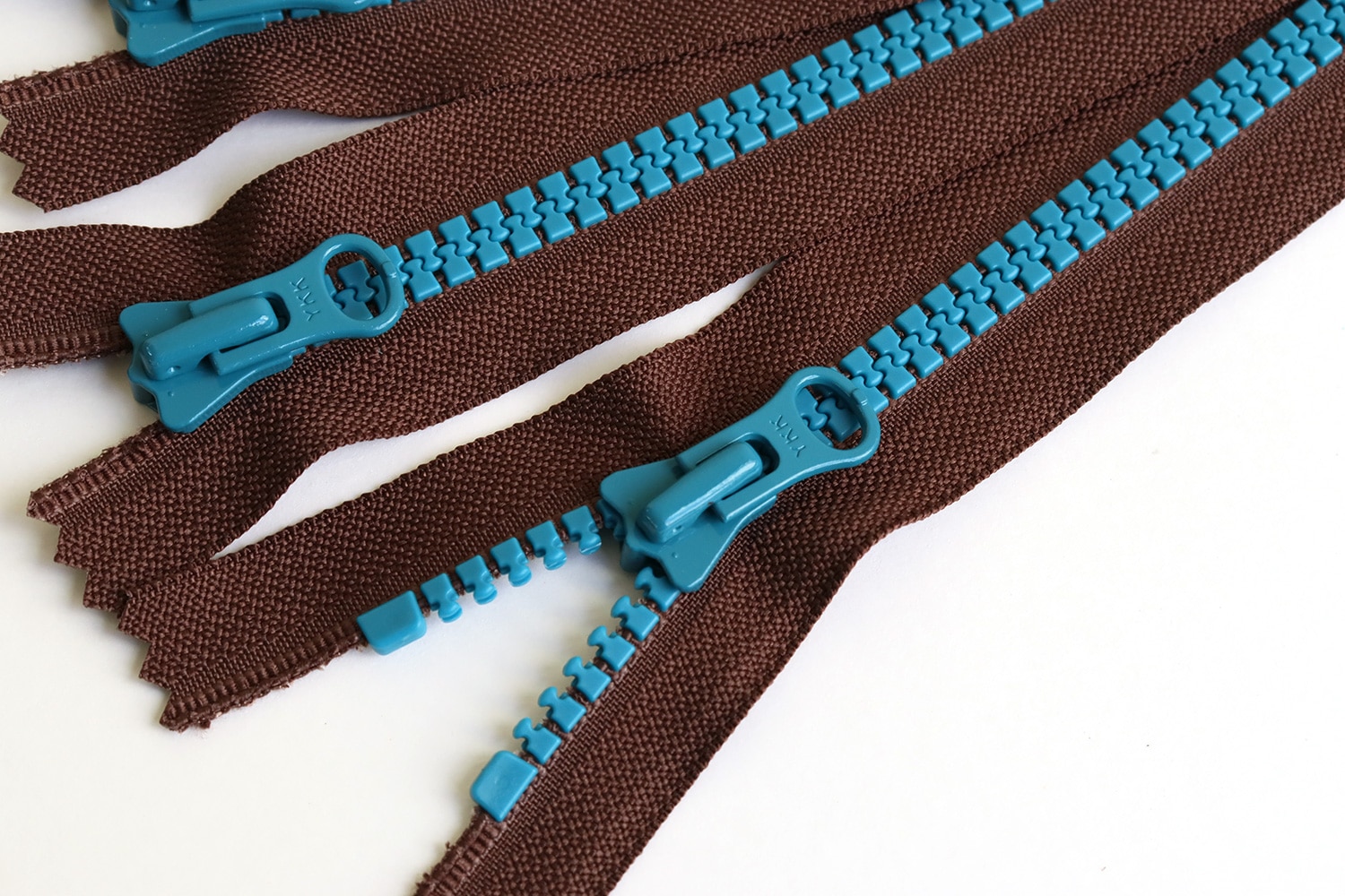 日本紐釦貿易 Y.K.K 8ビスロンファスナー 20cm ブラウン×ブルー 8VSC20-CO8 (ご注文単位1束)【直送品】