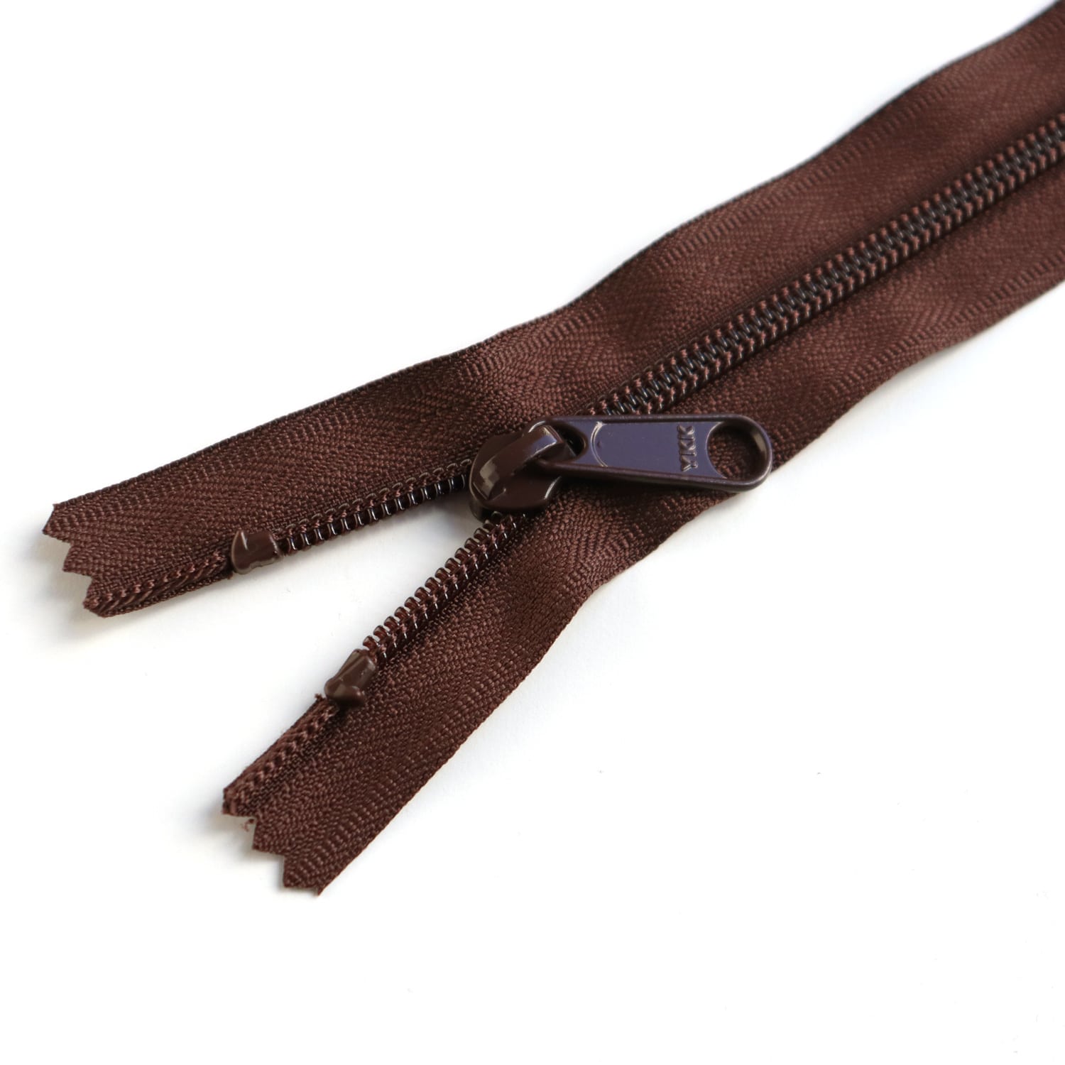 日本紐釦貿易 Y.K.K コイルファスナー 34cm 同色5本入り col.570 こげ茶 5CN34-570 (ご注文単位1束)【直送品】