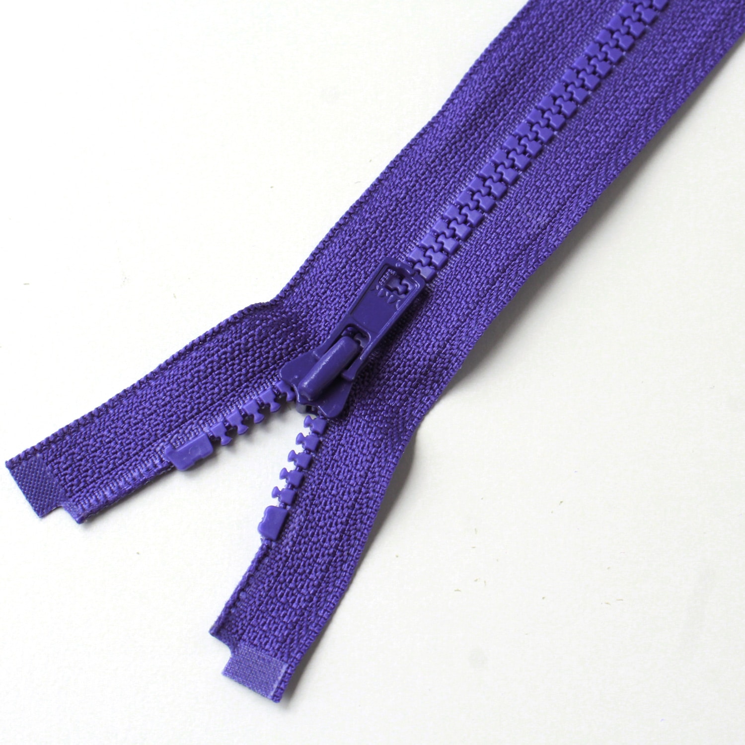 日本紐釦貿易 Y.K.K ビスロンオープンファスナー 50cm 同色3本入 col.559 アメジスト 3VS50-559 (ご注文単位1束)【直送品】