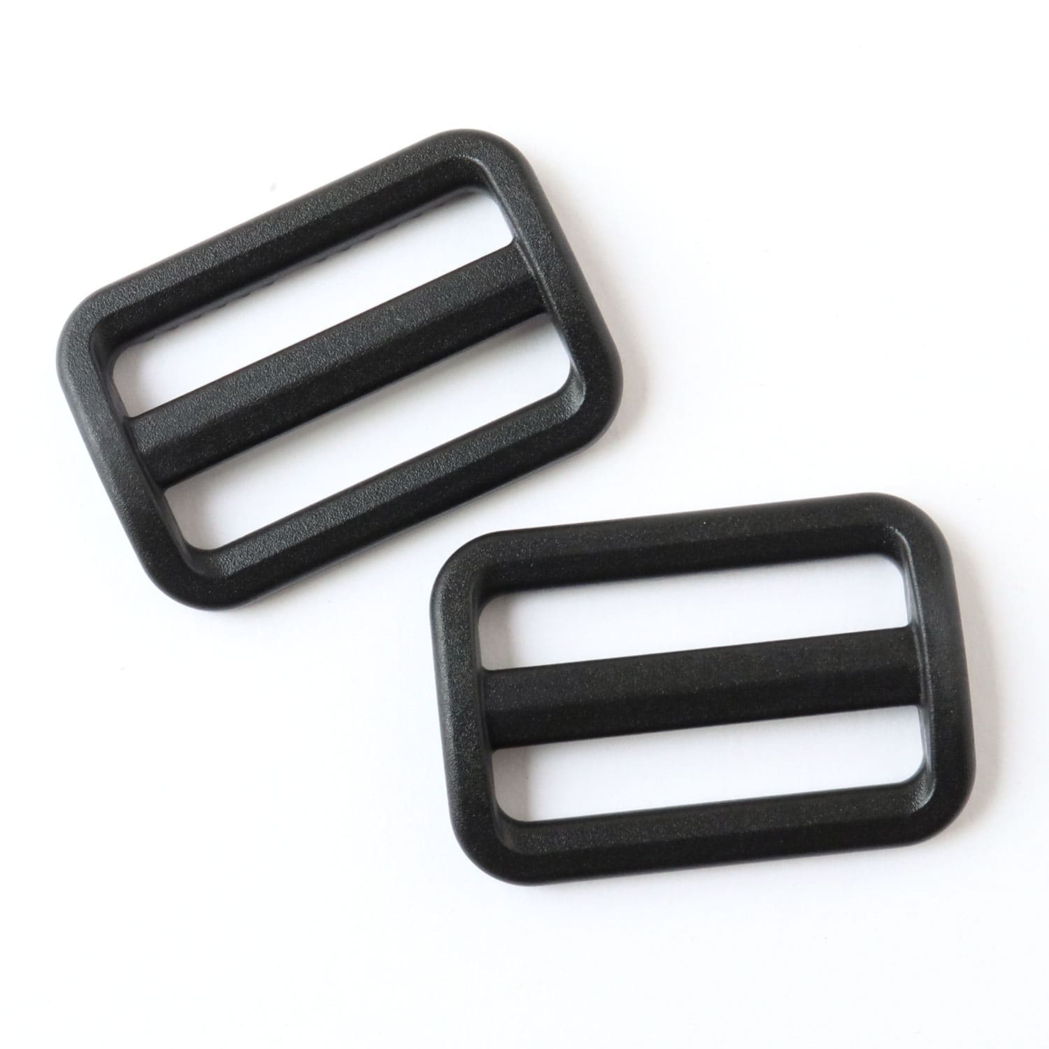 日本紐釦貿易 Y.K.K プラスチックパーツ プラパーツ アジャスター 黒 39mm巾 2個入 LA38-580 (ご注文単位1枚)【直送品】