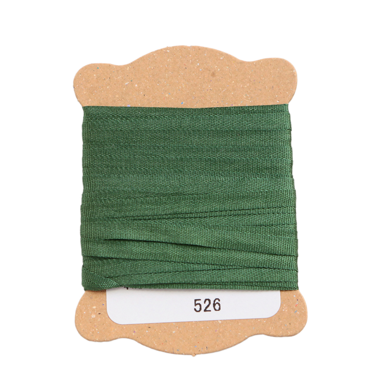 日本紐釦貿易 正絹 刺しゅうリボン 巾3.5mm×約5m巻 アイビーグリーン KSR-526-5M 1袋（ご注文単位1袋）【直送品】