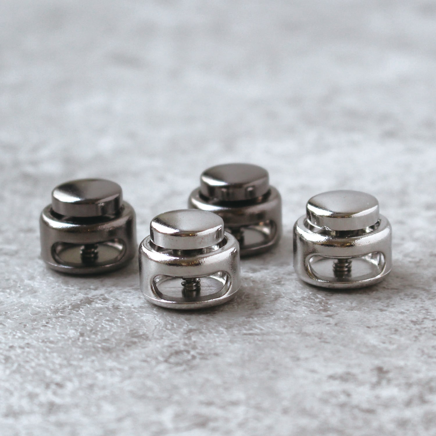 日本紐釦貿易 コードストッパー ボタン型 2個 シルバー LCS8-S (ご注文単位1束)【直送品】