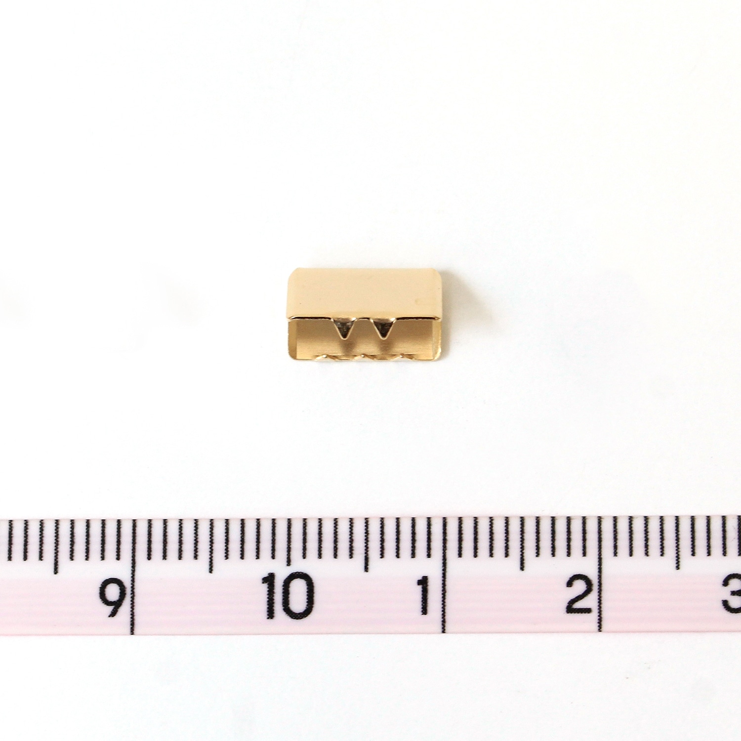 日本紐釦貿易 先止金具 10mm巾 12個 ゴールド SGM-W10-G (ご注文単位1束)【直送品】