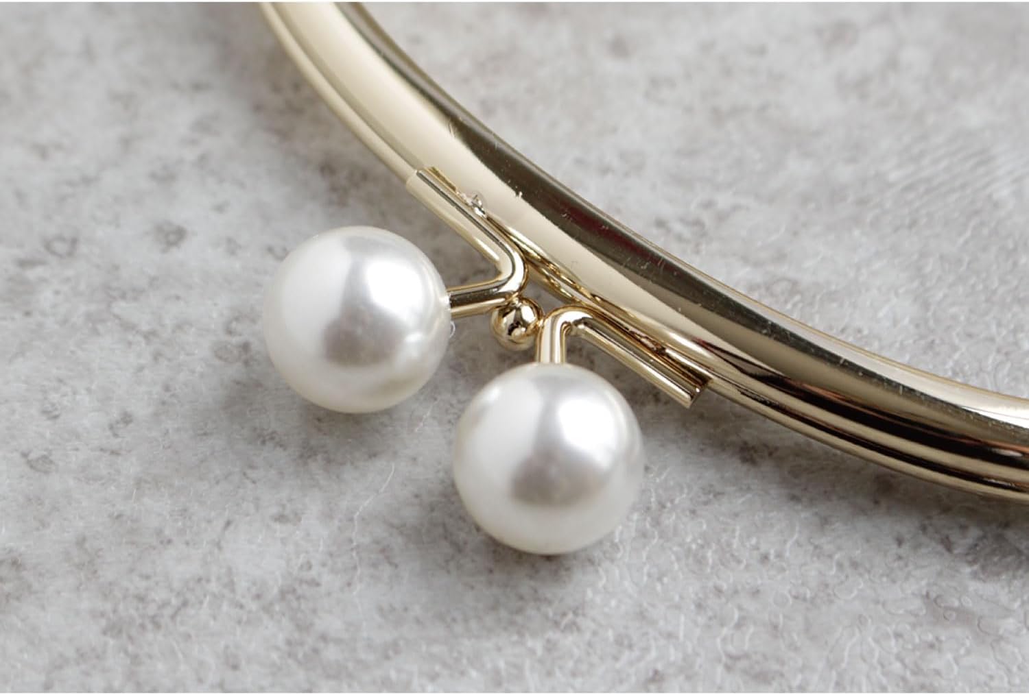 日本紐釦貿易 パール付口金 シルバー×ホワイト TYK2S-PW (ご注文単位1個)【直送品】