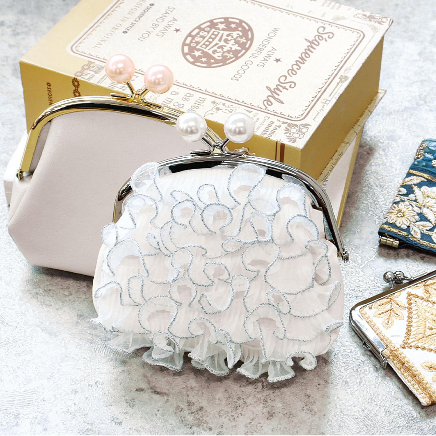 日本紐釦貿易 パール付口金 シルバー×ホワイト TYK2S-PW (ご注文単位1個)【直送品】