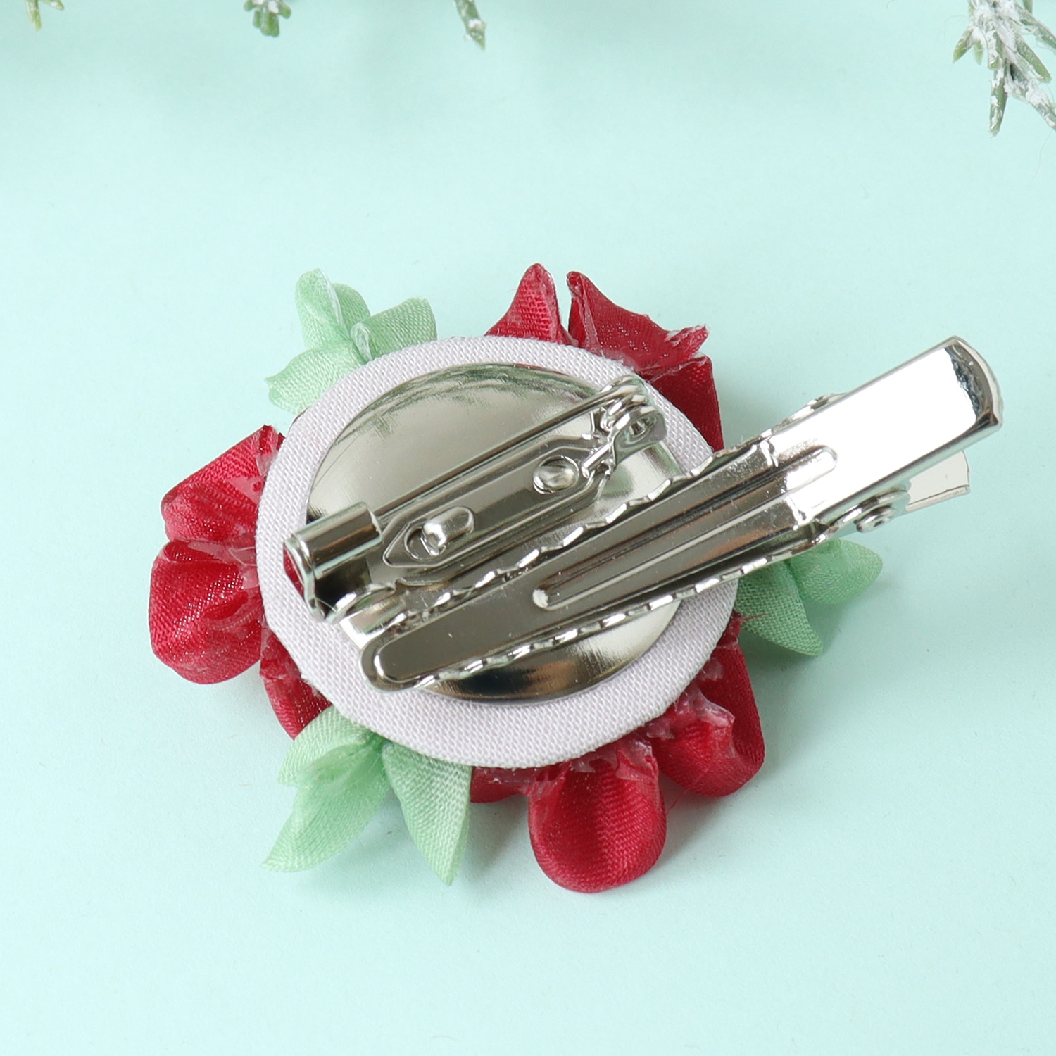 日本紐釦貿易 (Nippon Chuko) 羽二重四匁生地つまみ細工キット「花しごと」32 梅のコサージュクリップ S50-12 （ご注文単位1個）【直送品】