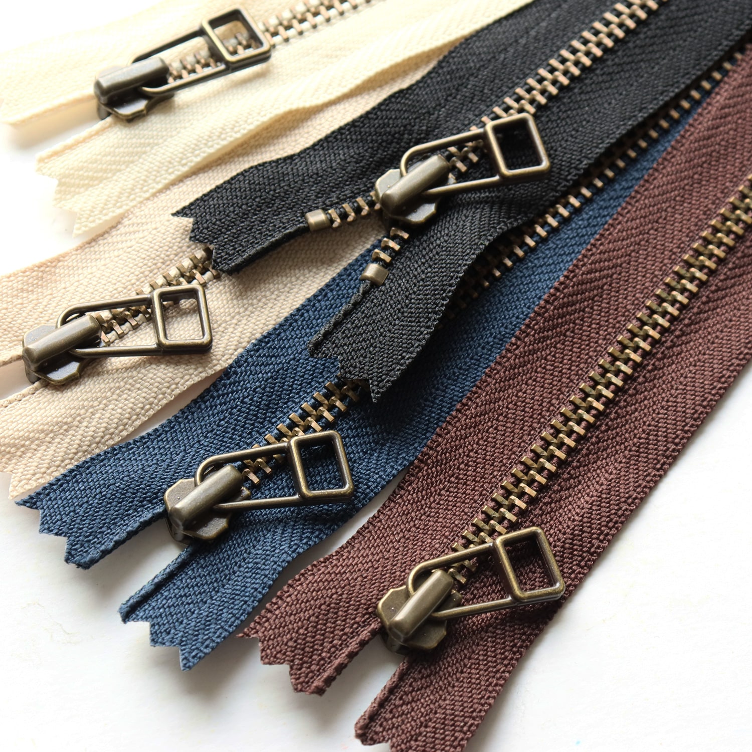 日本紐釦貿易 Y.K.K レザー用ファスナー 20cm AG 5色セット 4LFAG20-5MIX (ご注文単位1束)【直送品】