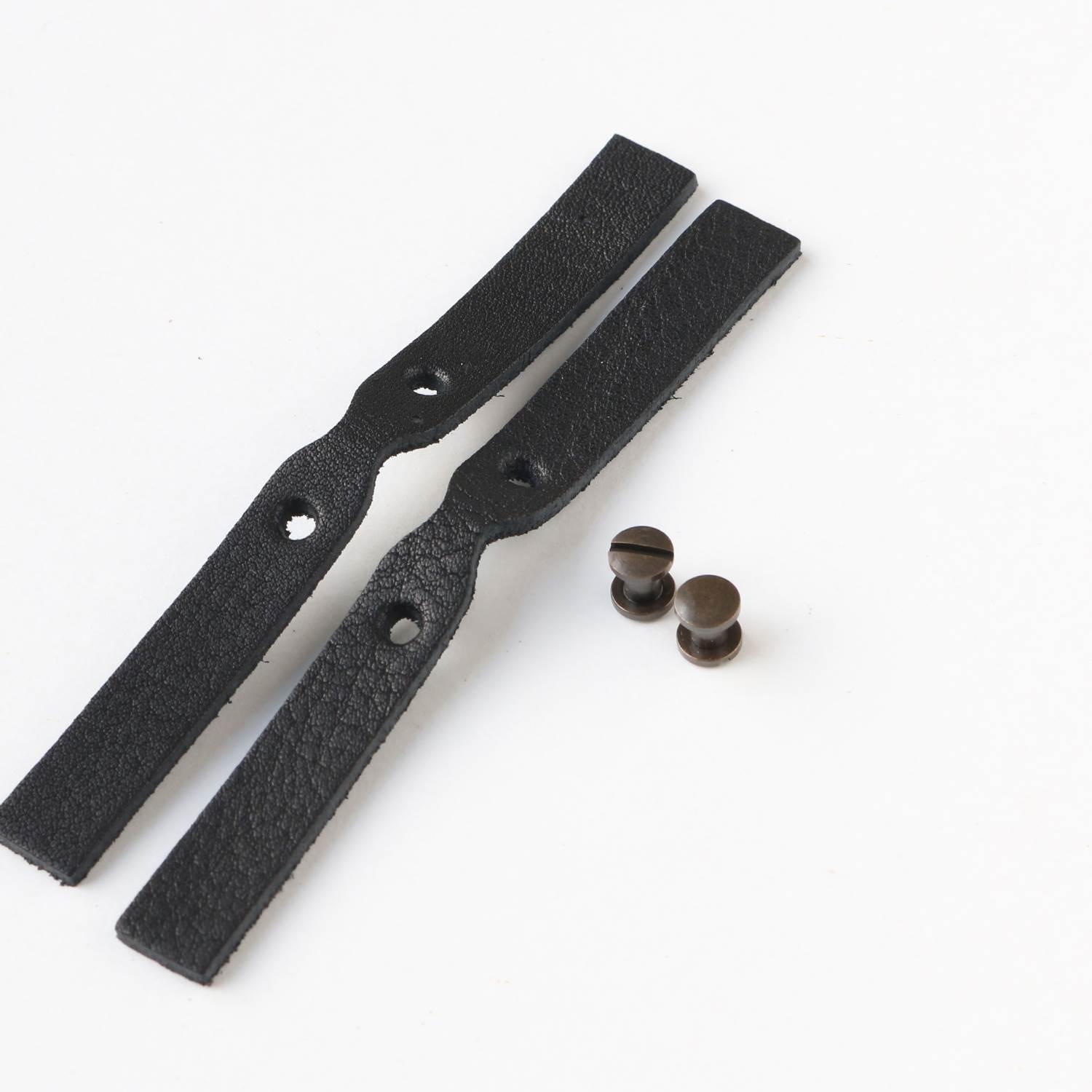 日本紐釦貿易 Y.K.K 本革 ファスナー引き手パーツ スクエア型 ネジ式カシメ付き 約10mm×48mm 黒 LSS-B (ご注文単位1束)【直送品】