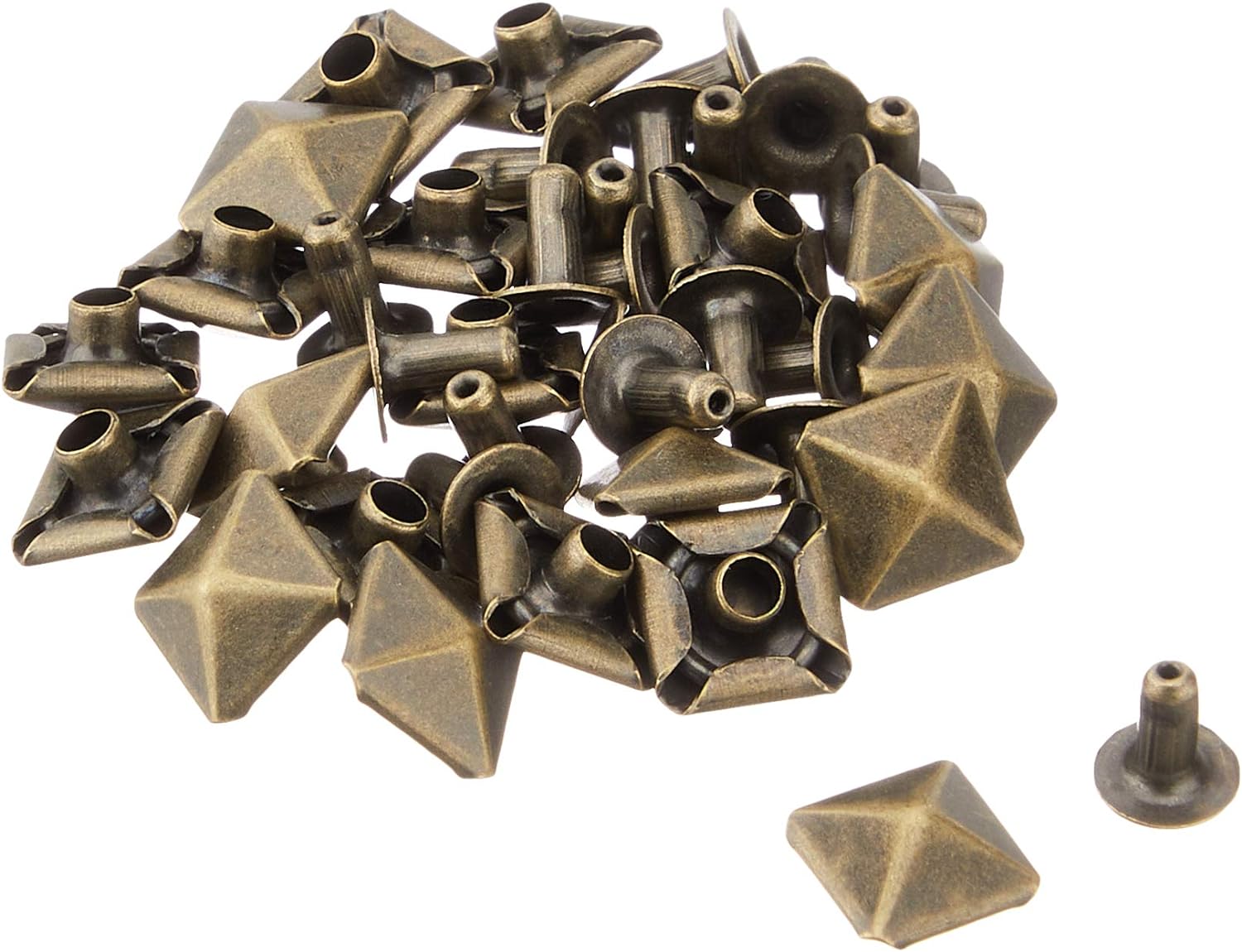 日本紐釦貿易 スタッズ角ピラミッド アンティークゴールド 7mm 20個入 F3-202 (ご注文単位1束)【直送品】