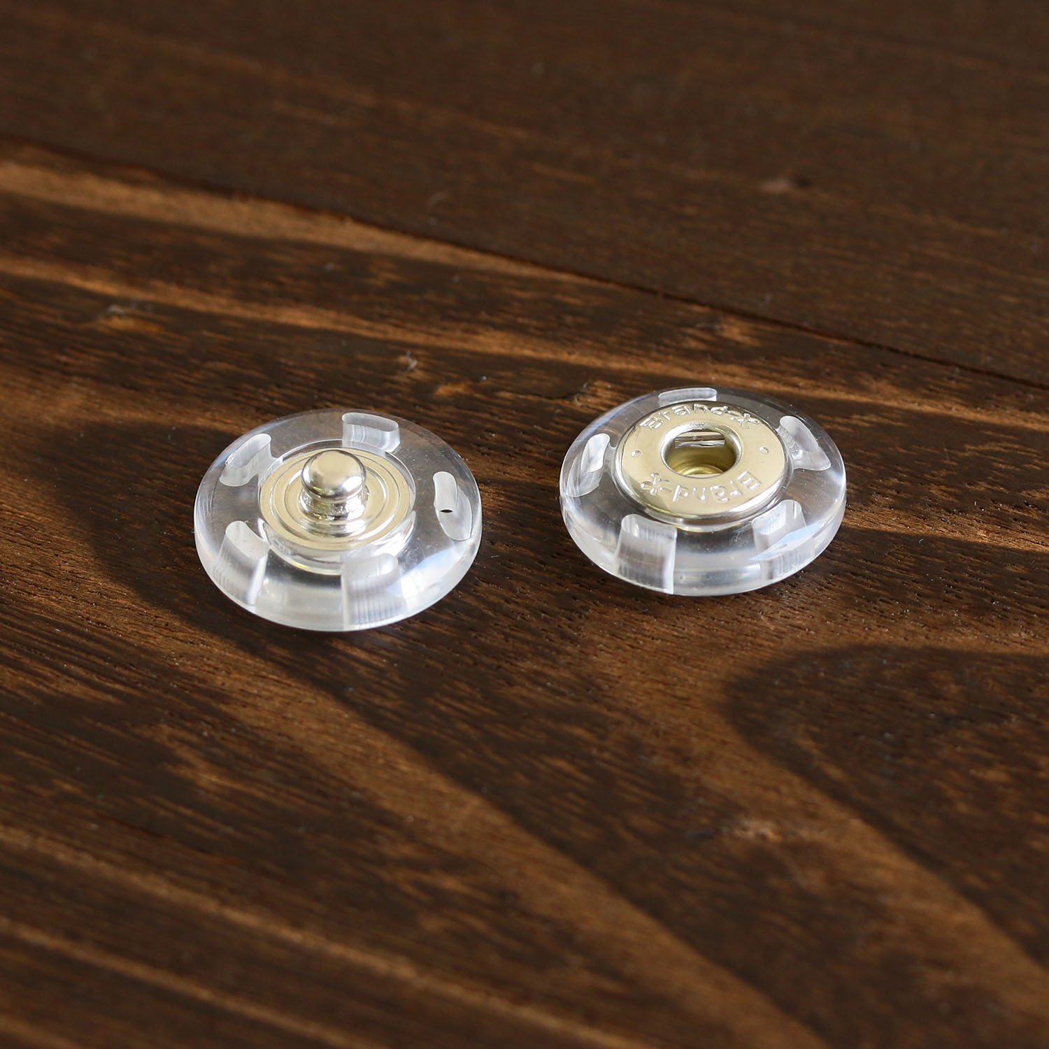 日本紐釦貿易 ポリエステルスナップボタン 3組入り φ25mm クリア P50678-25-00 （ご注文単位1束）【直送品】