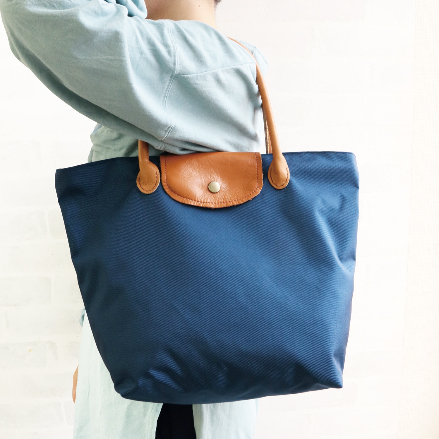 日本紐釦貿易 本革フラップパーツ ブラック 12×12cm ボタン付き MAP131-B (ご注文単位1束)【直送品】