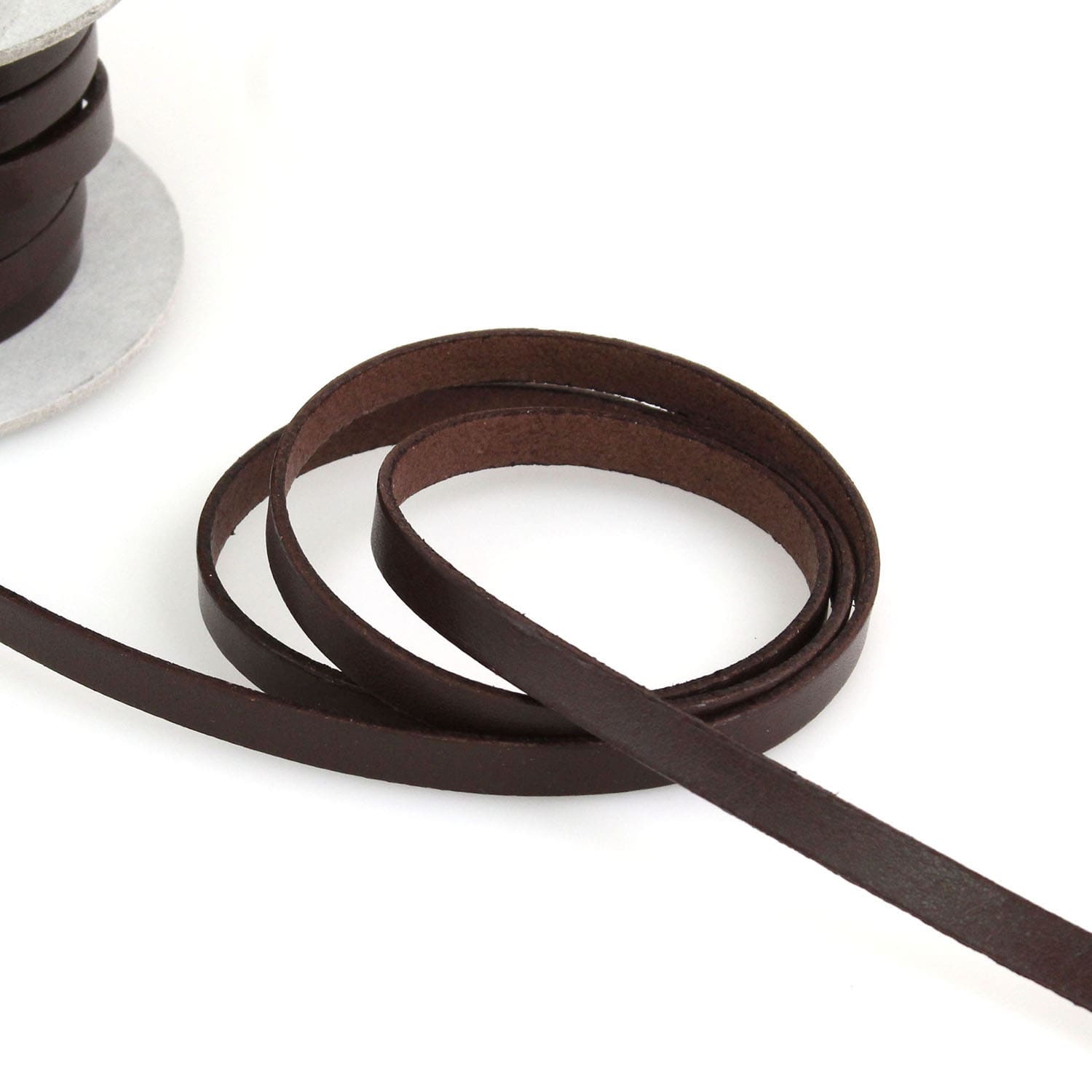 日本紐釦貿易 ヌメ革テープ 8mm巾 長さ10m巻 こげ茶 MTLS1008-4 (ご注文単位1巻)【直送品】