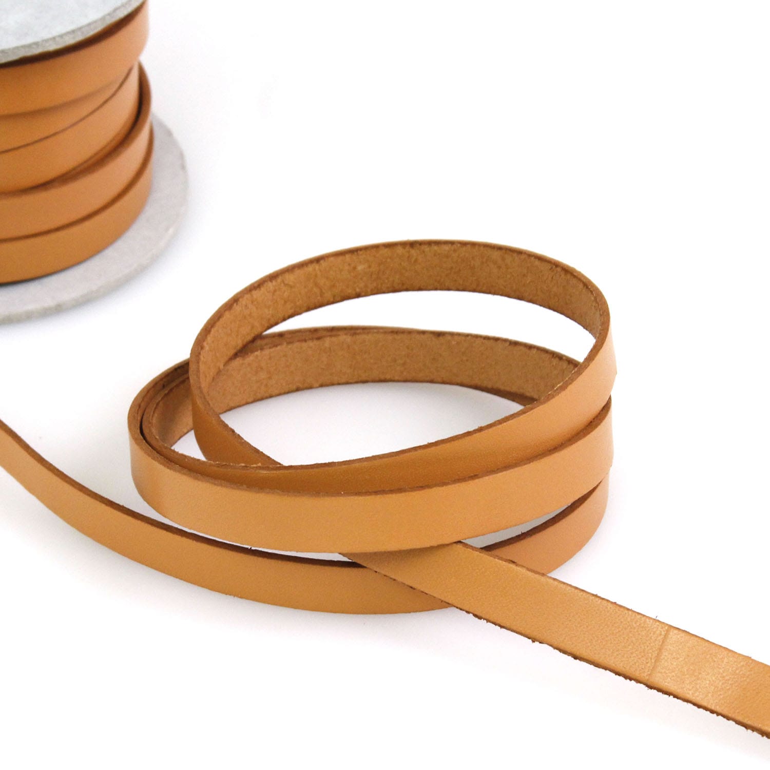 日本紐釦貿易 ヌメ革テープ 10mm 長さ10m巻 ベージュ MTLS1010-1 (ご注文単位1巻)【直送品】