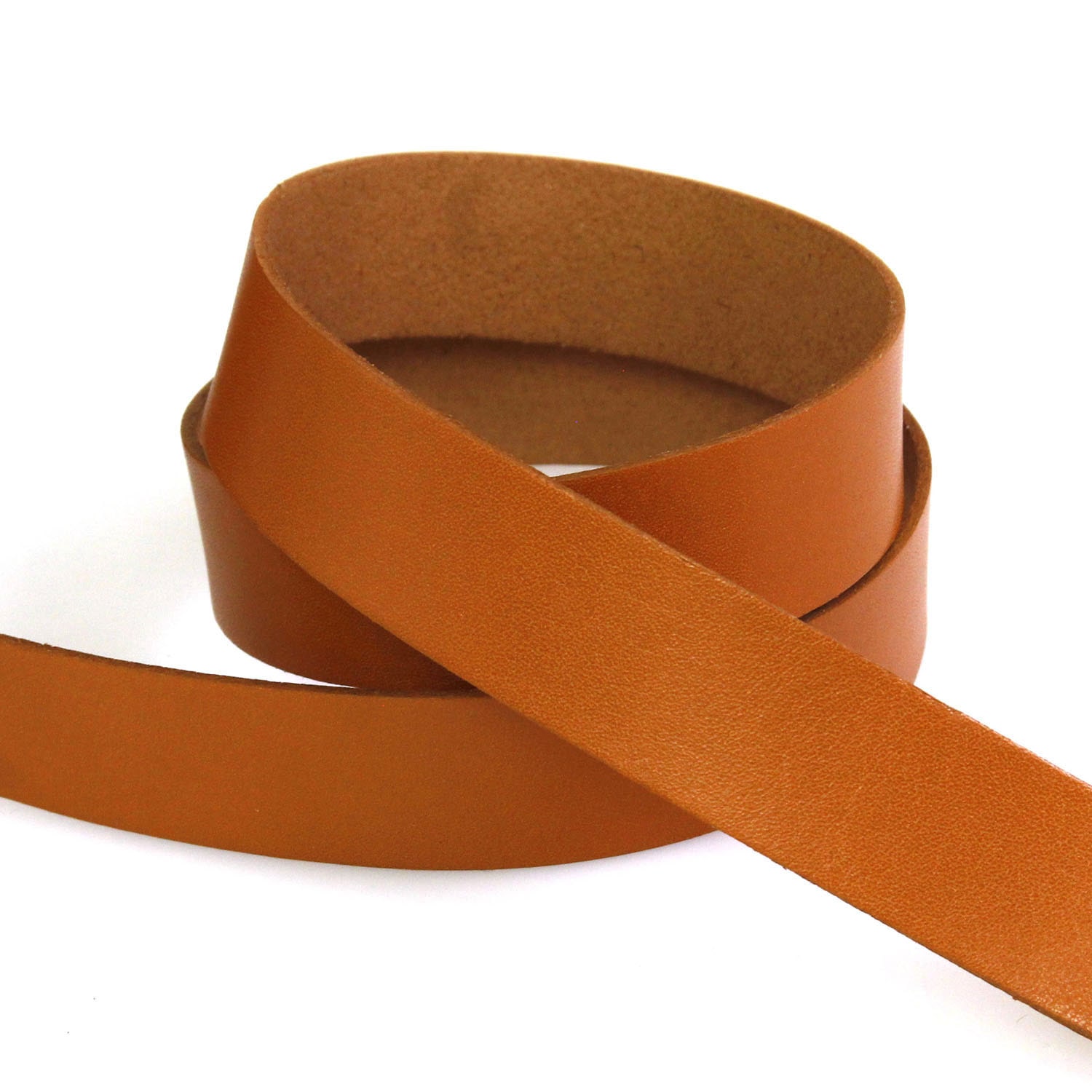 日本紐釦貿易 ヌメ革テープ 25mm巾 長さ10m巻 キャメル MTLS1025-2 (ご注文単位1巻)【直送品】