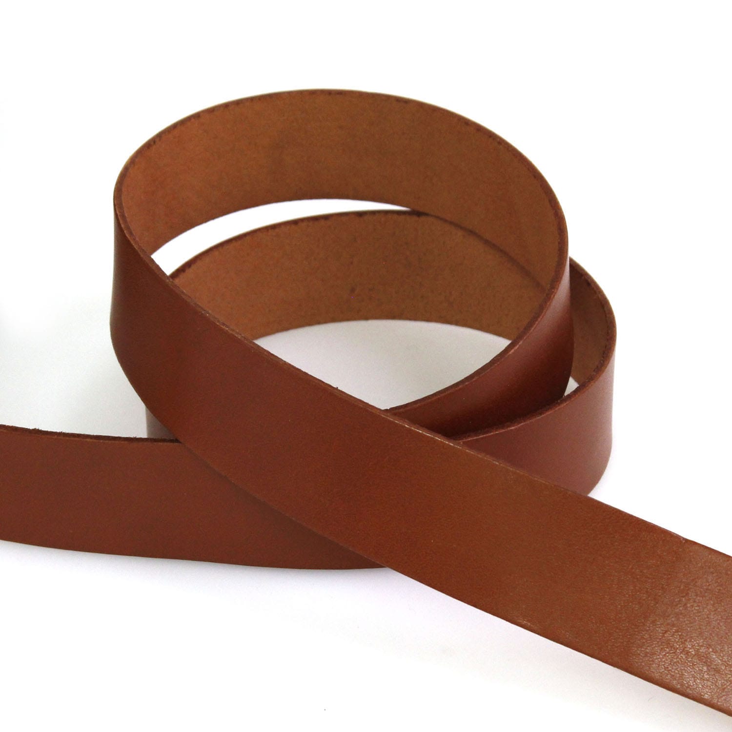 日本紐釦貿易 ヌメ革テープ 25mm巾 長さ10m巻 茶 MTLS1025-3 （ご注文単位1巻）【直送品】