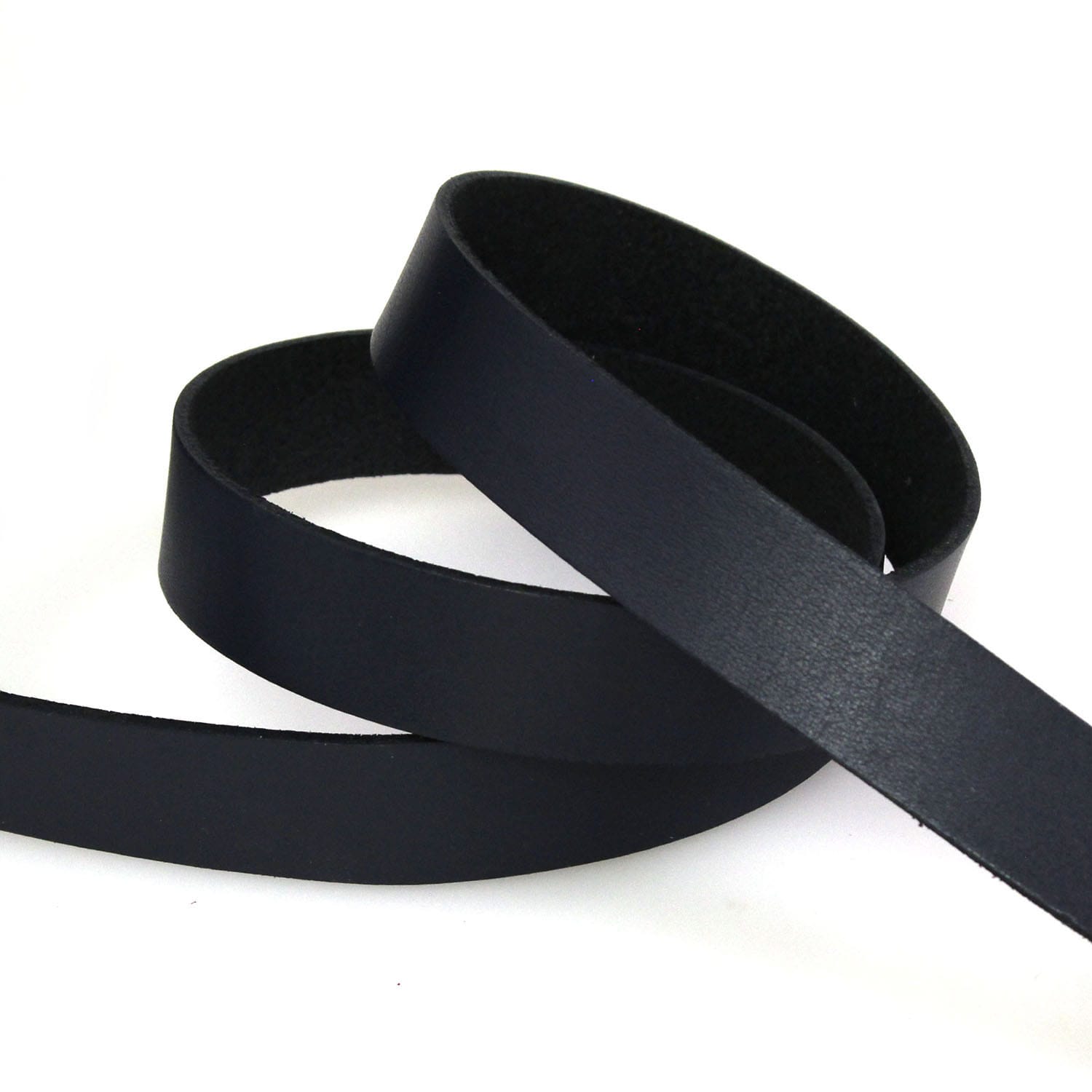 日本紐釦貿易 ヌメ革テープ 20mm巾 長さ10m巻 ネイビー MTLS1020-9 （ご注文単位1巻）【直送品】