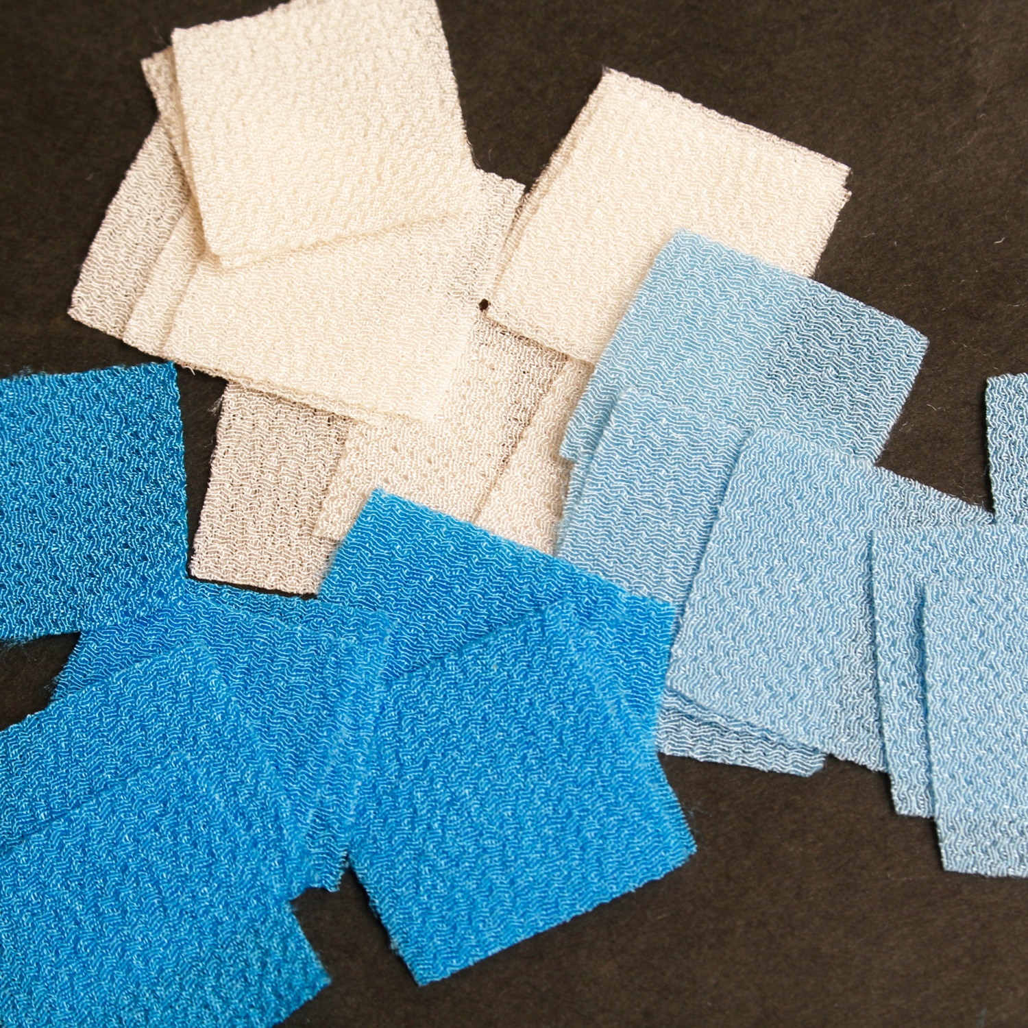 日本紐釦貿易 ツマミ細工チリメン3色アソート 25㎜ 90枚 紫陽花 S50CH25-E (ご注文単位1セット)【直送品】