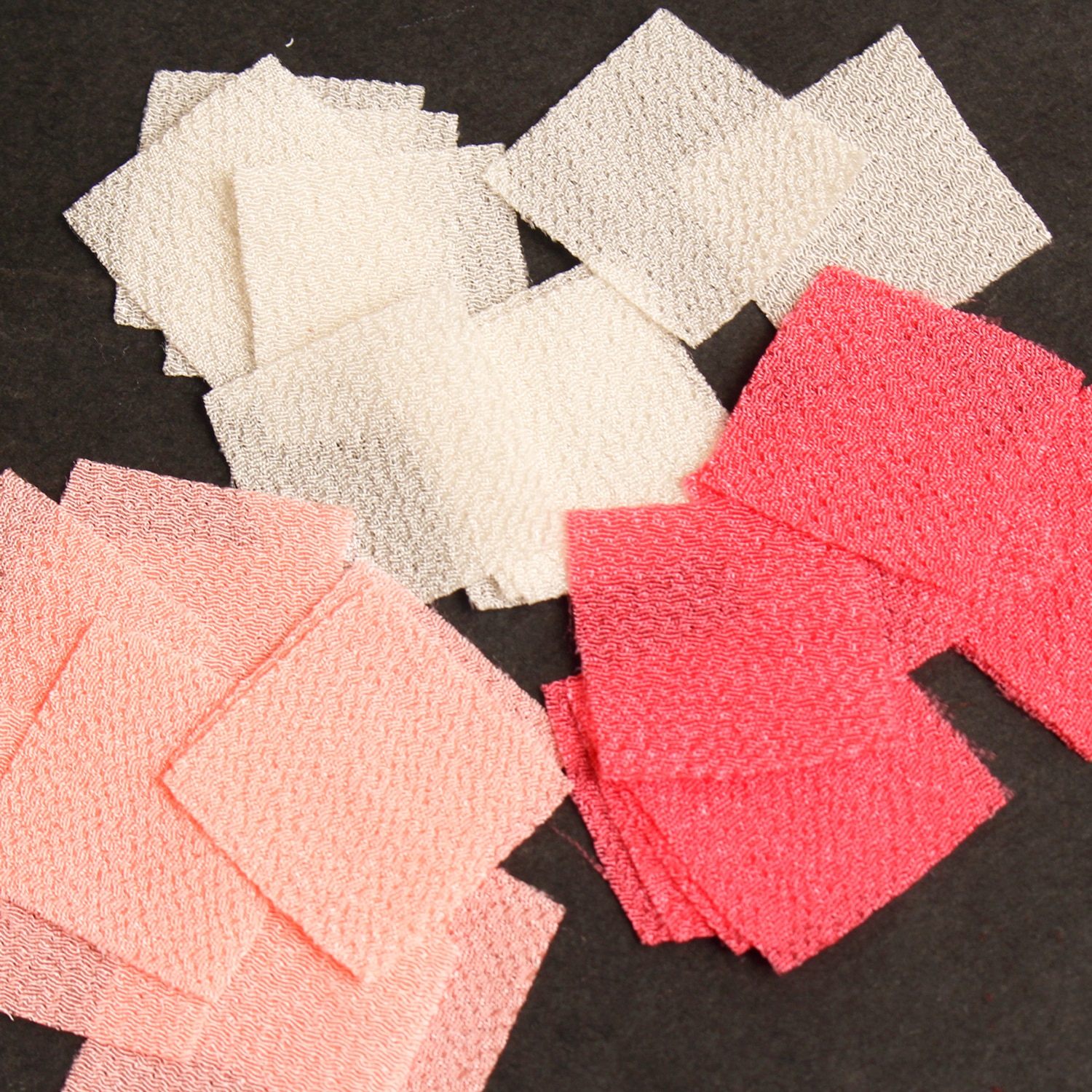 日本紐釦貿易 ツマミ細工チリメン3色アソート 25mm 90枚 桜 S50CH25-B (ご注文単位1セット)【直送品】