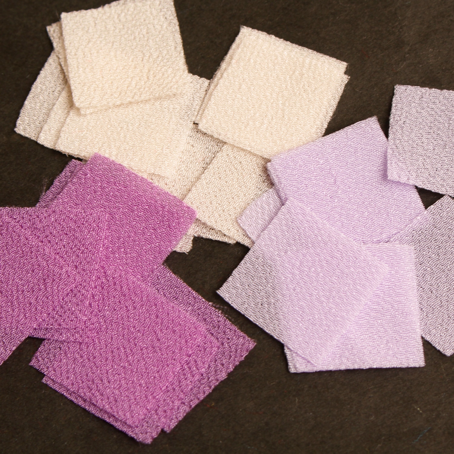 日本紐釦貿易 ツマミ細工チリメン3色アソート 25mm 90枚 菫 S50CH25-C （ご注文単位1セット）【直送品】