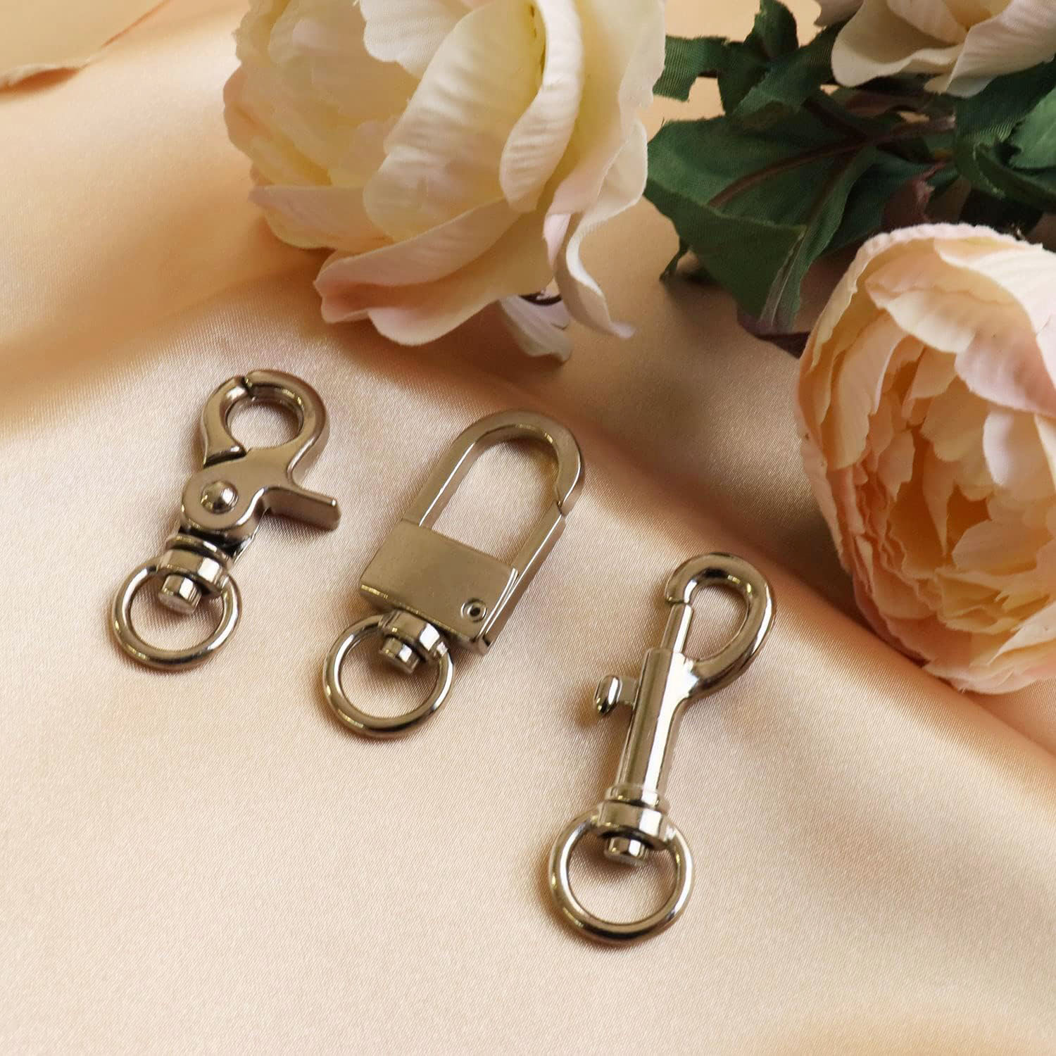 日本紐釦貿易 チャームキーホルダー ゴールド 2個入 KD186-G (ご注文単位1束)【直送品】