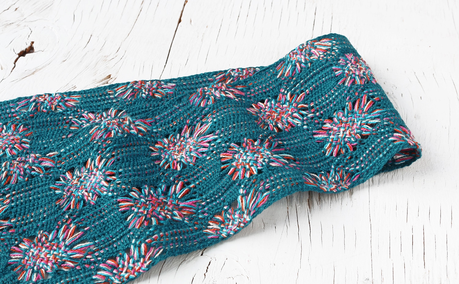 日本紐釦貿易 透かしフラワーニットリボン ダークブルー 巾約7.7cm 10m巻 FRBR-DB (ご注文単位1巻)【直送品】