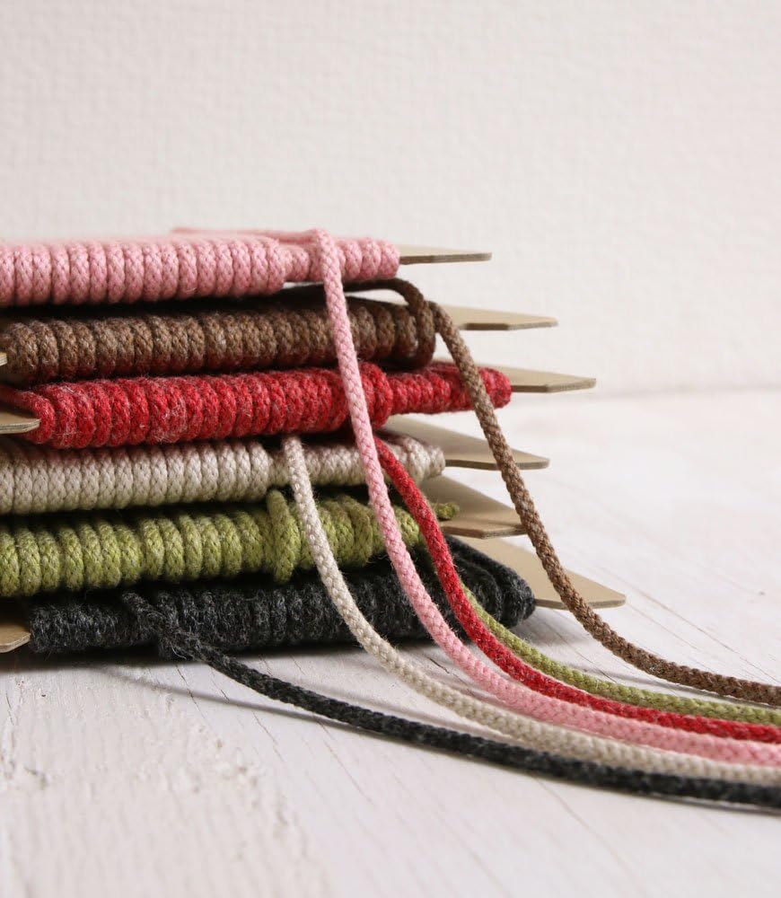 日本紐釦貿易 リネン混コード φ3mmx15m DC1811S-11 (ご注文単位1巻)【直送品】