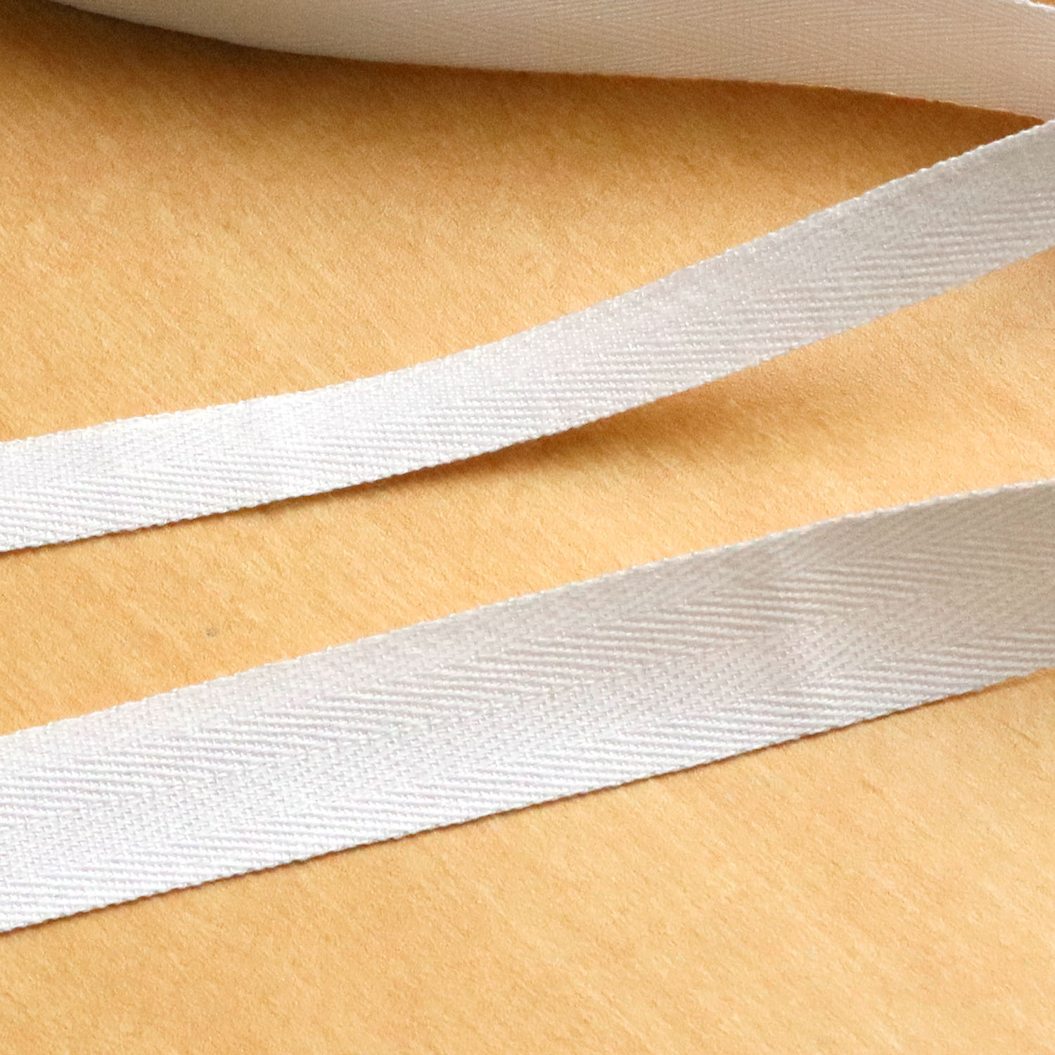 日本紐釦貿易 乙姫印 特上綾テープ 衣料用ひも 徳用12巻入 幅18mm×5.5m巻 白晒/綾織り No.600 (ご注文単位1箱)【直送品】