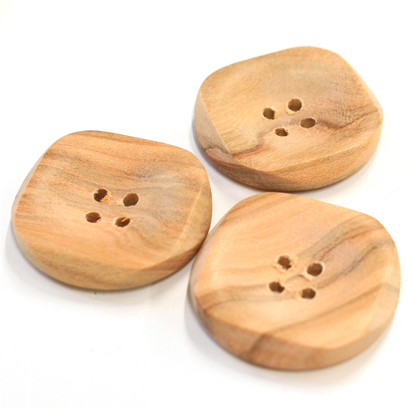 日本紐釦貿易(Nippon Chuko) オリーブボタン 30mm 3個 CG1227 1袋（ご注文単位1袋）【直送品】