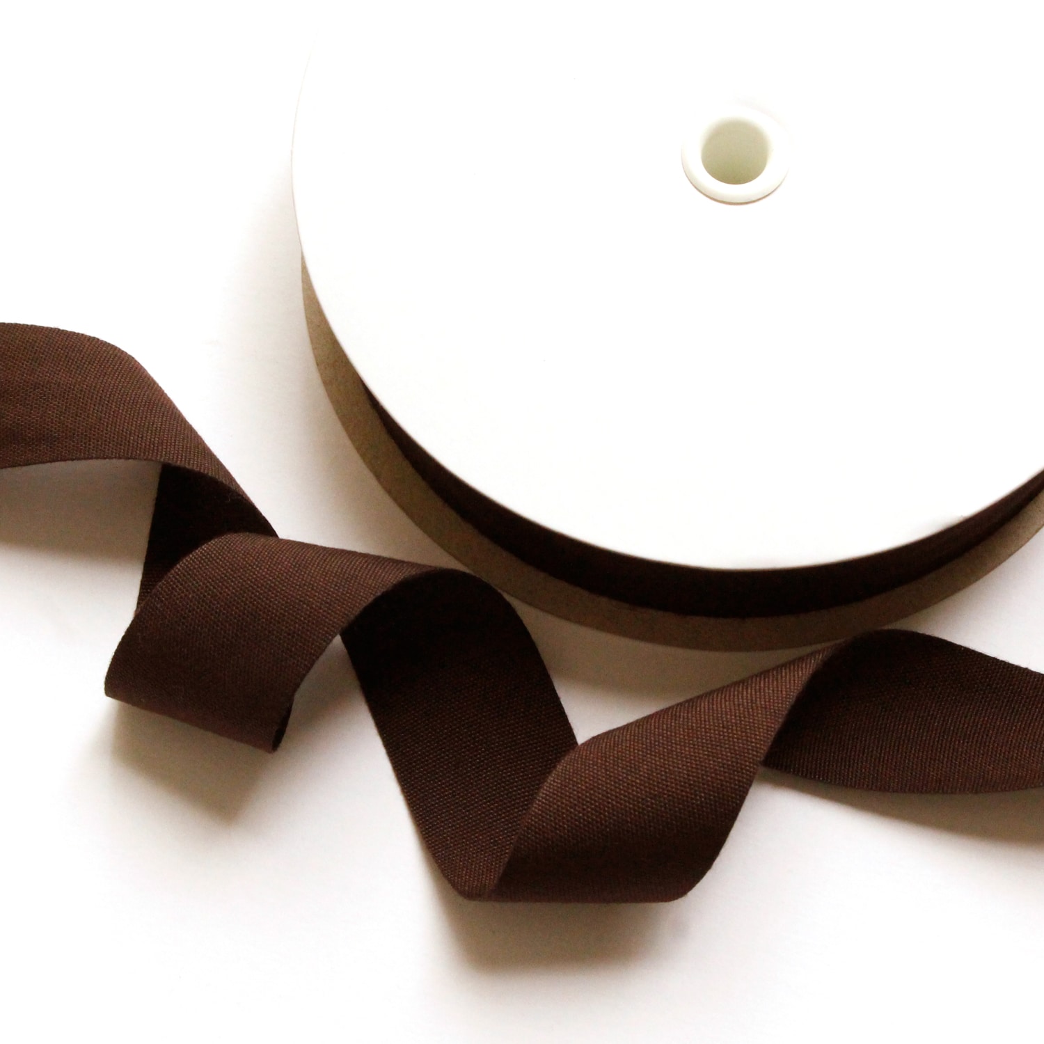 日本紐釦貿易 薄手平織テープ 20mm巾×30m巻 こげ茶 IC1254-20MM-29 (ご注文単位1巻)【直送品】