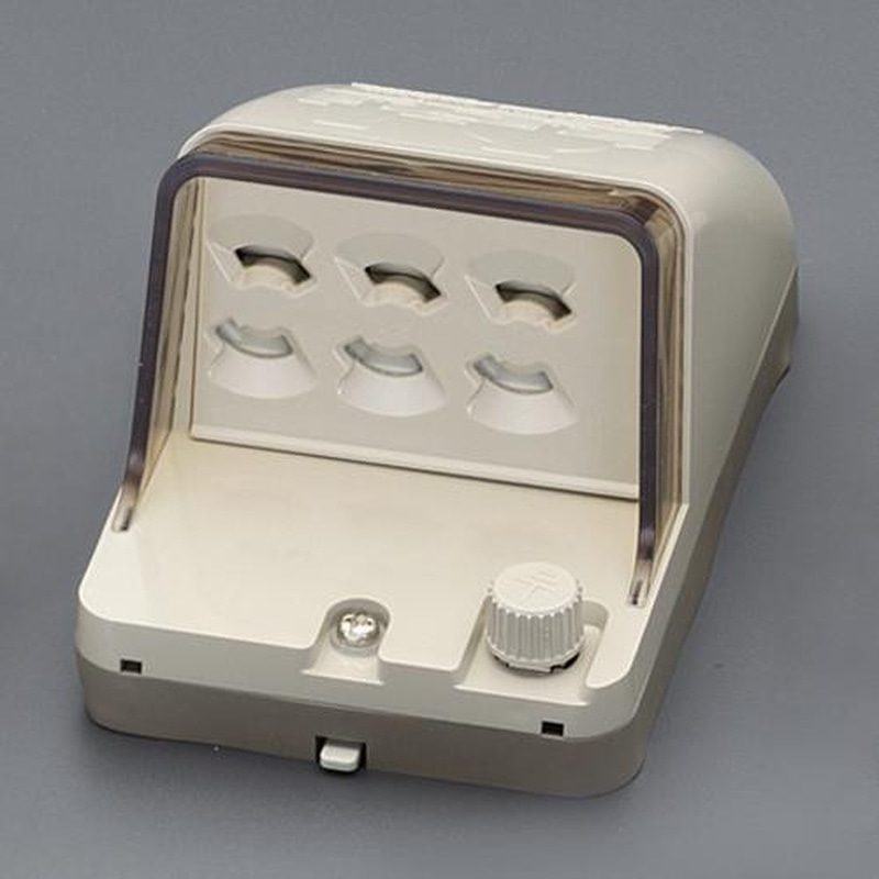 エスコ EA940CG-22 100V/15A防水コンセント(抜止3個) 1個(ご注文単位1個)【直送品】