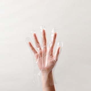 PS　使い捨て手袋　ポリグローブエンボス M  100枚/箱（ご注文単位60箱）【直送品】