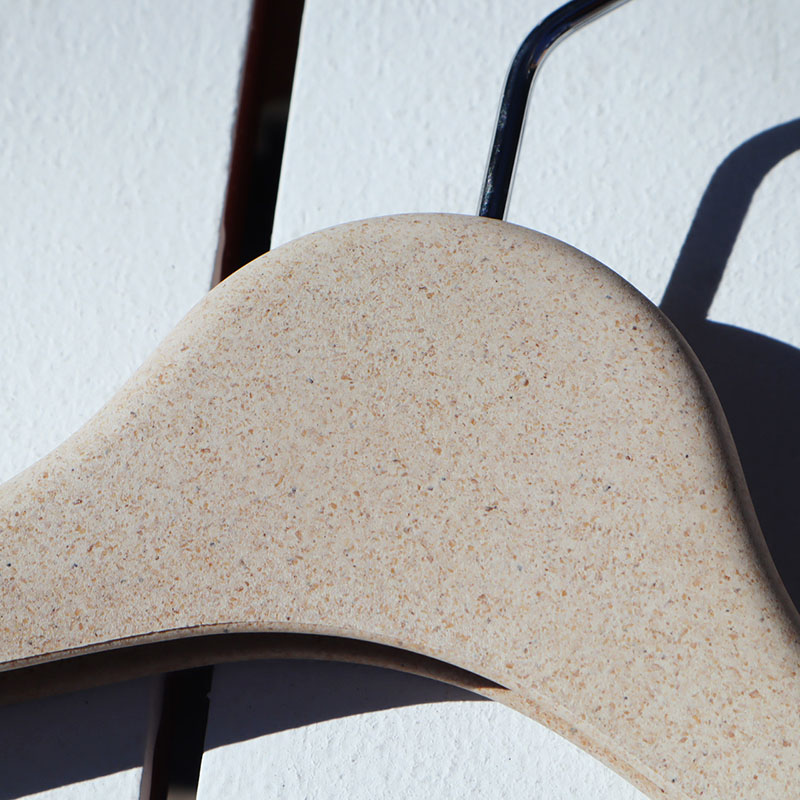 チャナカンパニー もみ殻入りハンガー レディーストップス用 10本セット TP-ECR01-38ECR-10ST 1セット(ご注文単位10セット)【直送品】