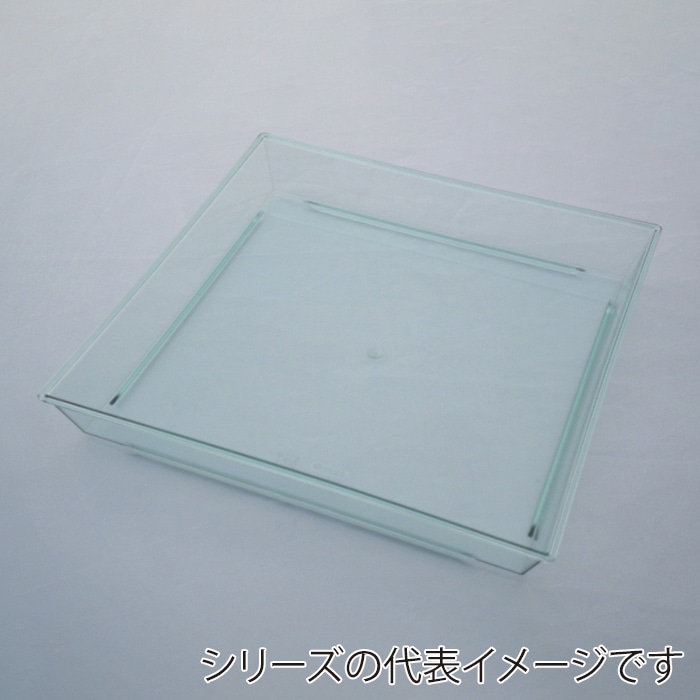 エメラルドグリーン