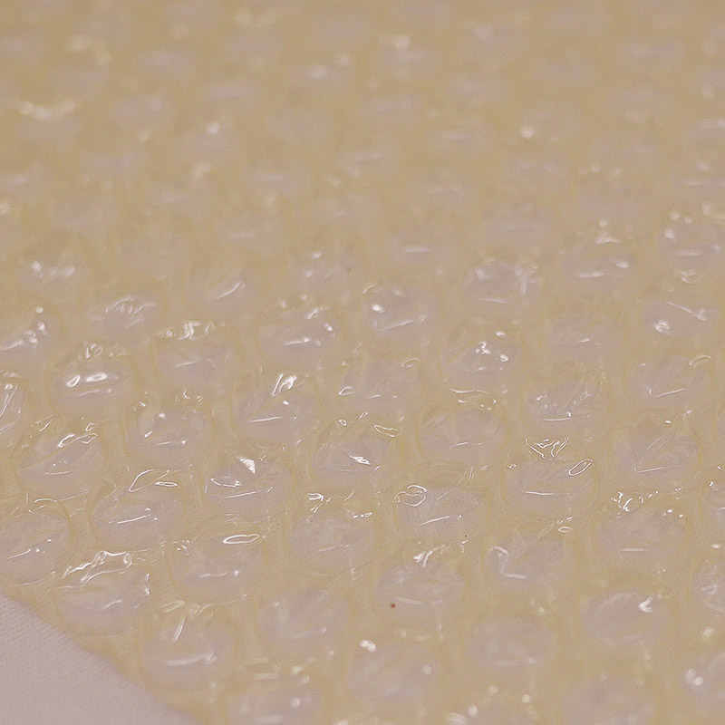 和泉 気泡緩衝材 エアセルマット ロール クラフト紙ラミネート K-100 1200mm×30m 1本/袋(ご注文単位1袋)【直送品】