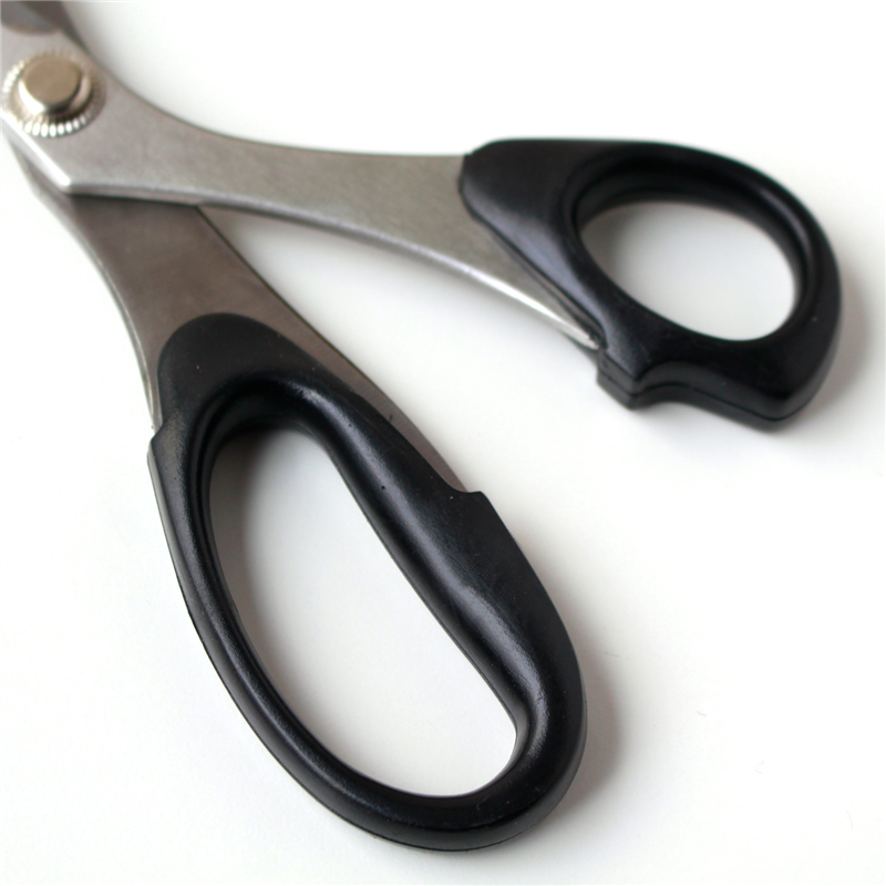 ミササ 右利き用ステンレス裁ちはさみ20cm 黒 キャップ付き 1丁 MIS8164 1個(ご注文単位1個)【直送品】