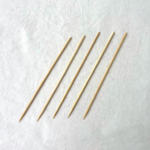 まるわ 竹串 角ポリ容器入 15cm MB-008 1個(ご注文単位20個)【直送品】