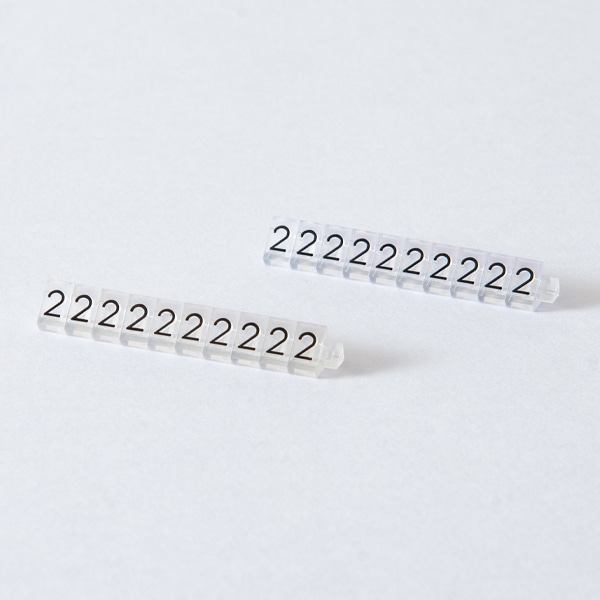 友屋 ニュープライスキューブ 補充用単品 M用 透明／黒文字 「2」 20粒 07106CL2 1袋（ご注文単位2袋）【直送品】