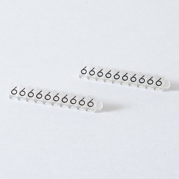 友屋 ニュープライスキューブ 補充用単品 M用 透明／黒文字 「6」 20粒 07106CL6 1袋（ご注文単位2袋）【直送品】
