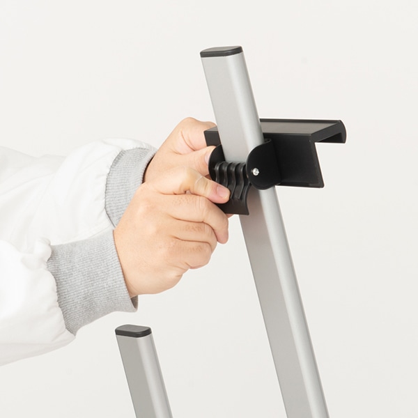 友屋 ウェイタブルアルミイーゼル シルバー 58983SLV 1台(ご注文単位1台)【直送品】