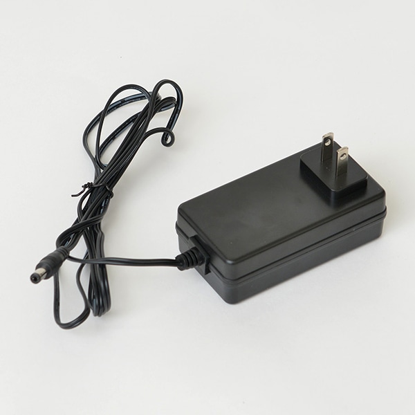 友屋 ウルトラスリムライトパネル用アダプター 1.5A 62251-02 1個（ご注文単位1個）【直送品】