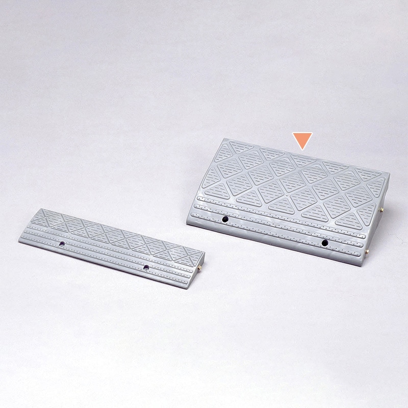 アイリスオーヤマ 段差プレート　幅60×高4cm グレー NDP-610E 1台（ご注文単位1台）【直送品】