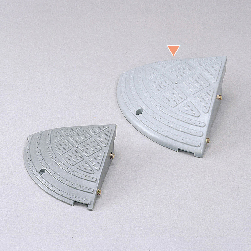 アイリスオーヤマ 段差プレート　コーナー用 グレー NDP-340CE 1台（ご注文単位1台）【直送品】