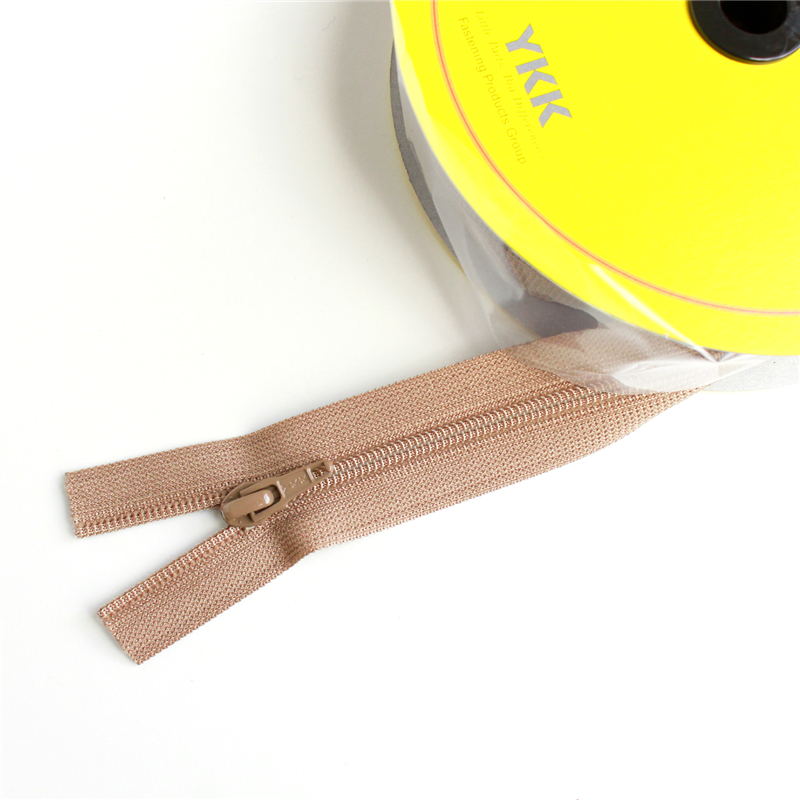 Y.K.K フラットニットファスナー 5Mチェーン FN500-573 1巻（ご注文単位1巻）【直送品】