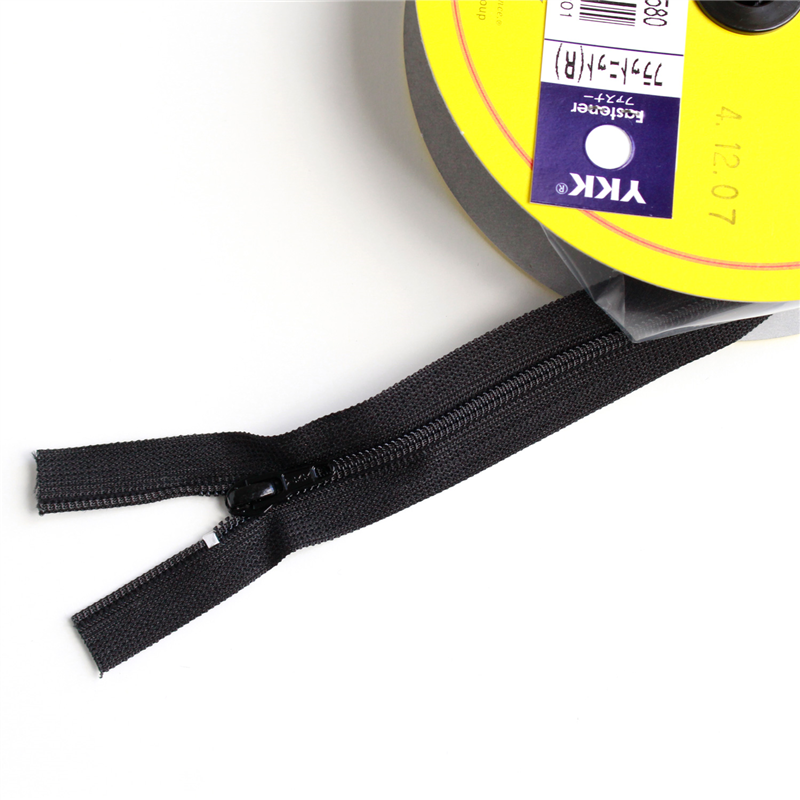 Y.K.K フラットニットファスナー 5Mチェーン FN500-580 1巻（ご注文単位1巻）【直送品】