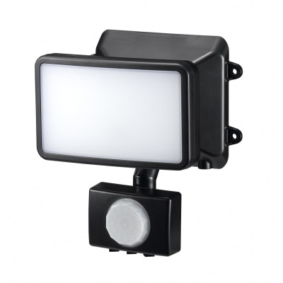 ヤザワコーポレーション LEDセンサーライト 乾電池式 防雨・調光タイプ 6W白色LED×1灯 リモコン付 SLR3LEB 1個（ご注文単位1個）【直送品】