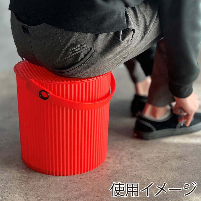 八幡化成 カラーバケット フタ付き 10L レッド 216667 1個（ご注文単位1個）【直送品】