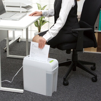 アイリスオーヤマ シュレッダー P6HC 520546 1台(ご注文単位1台)【直送品】